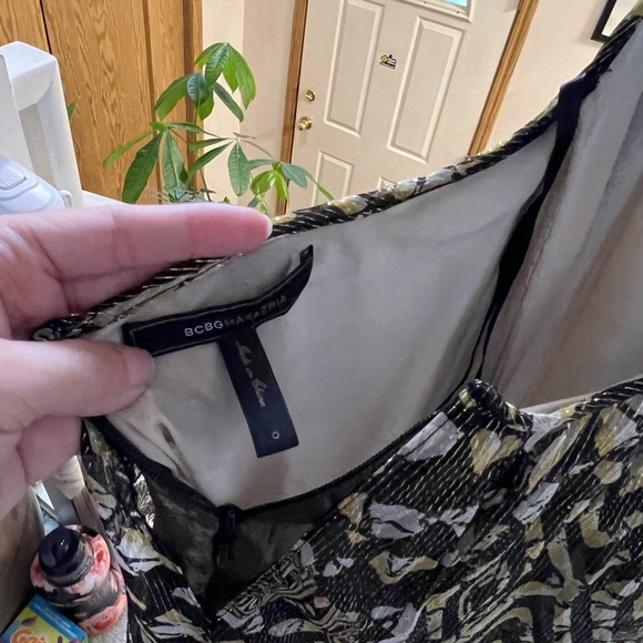 bcbg size 2 - Picture 4 of 10